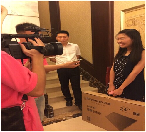 南昌皇冠体育向阳郡组织《开车看房》栏目粉丝晤面会专场运动