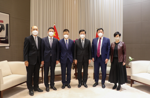 皇冠体育集团董事长颜开国拜会香港特区行政主座李家超等政府官员