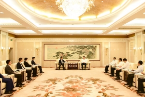 皇冠体育集团董事长颜开国拜会山东省省长周乃翔