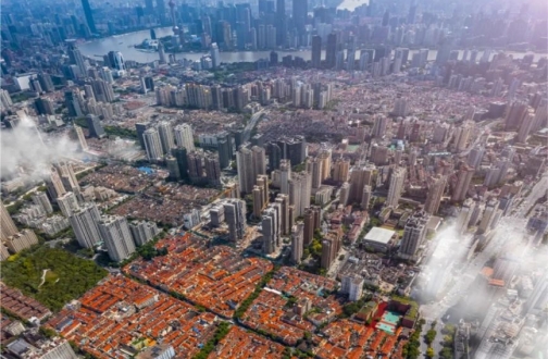 海上闲步 繁花如夏——与皇冠体育共赴一次与都会的对话